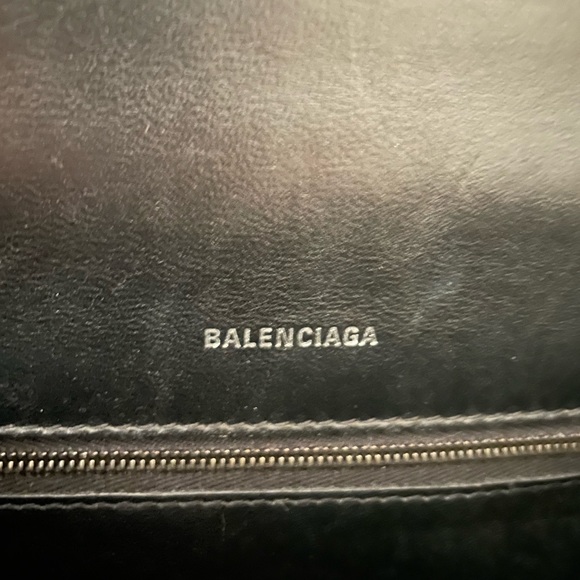 BALENCIAGA HOURGLASS SMALL HANDBAG CROCODILE EMBOSSED IN ALL BLACK - Picture 6 of 14